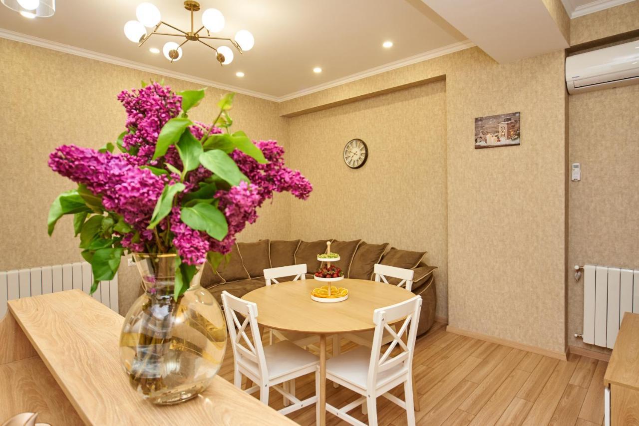 Apartment By The River Tbilisi Eksteriør billede